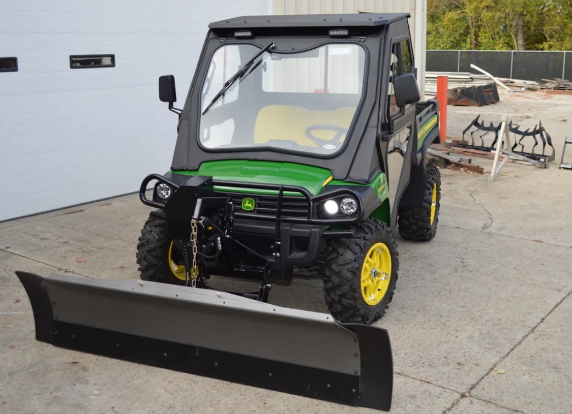 John Deere Gator XUV for snow plow - Image 2